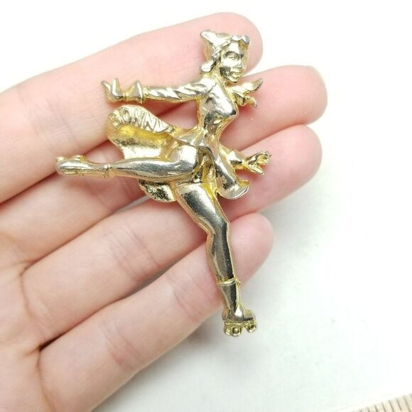 Vintage Figure Skater or Roller Skating Bonny Girl Brooch, Gold Tone Lapel Pin - Picture 4 of 8